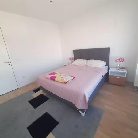 Apartman Kula Otoka *