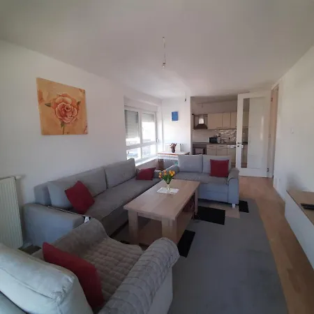 Lägenhet Apartman Kula Otoka *